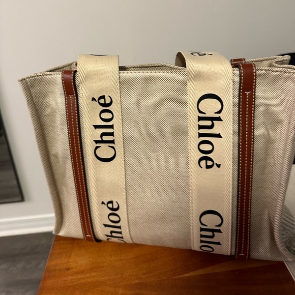 Chloe woody tote in medium - Picture 9 of 9